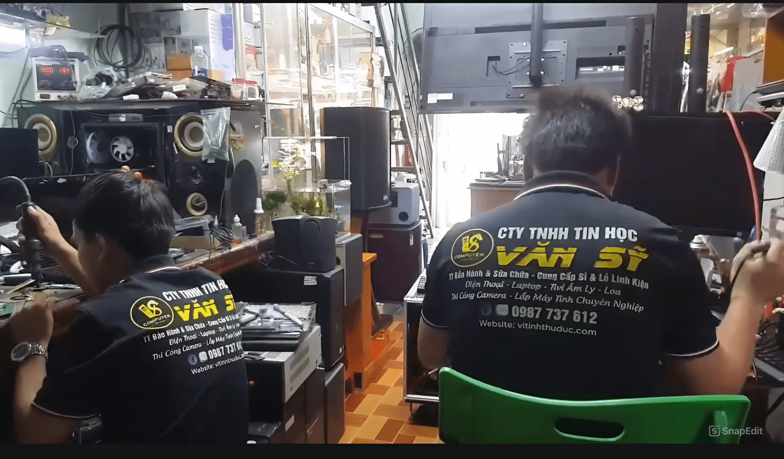 ky-thuat-vien-laptop-camera-vansy (1)