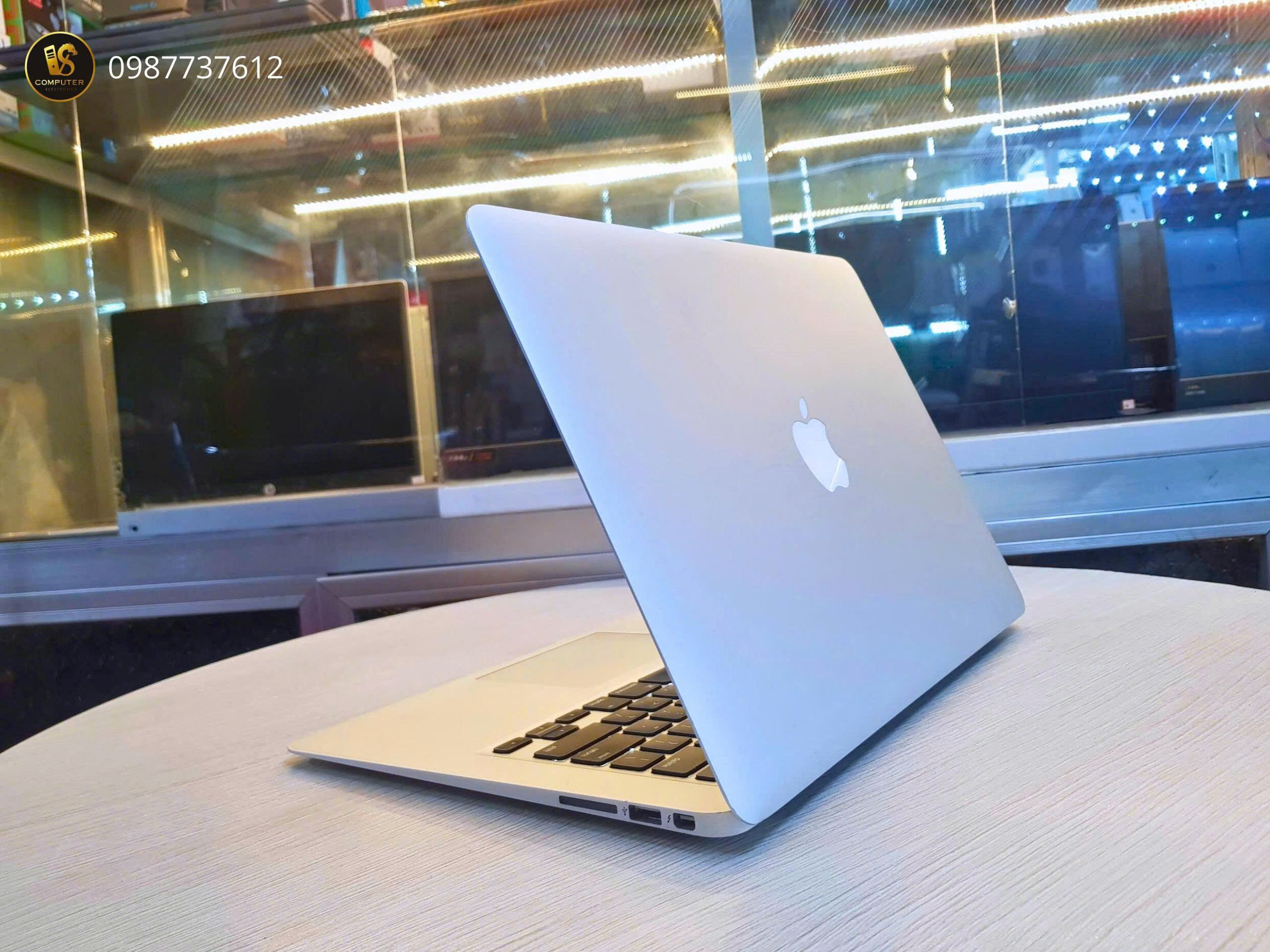 macbook-air-2014-laptop-camera-van-sy (5)