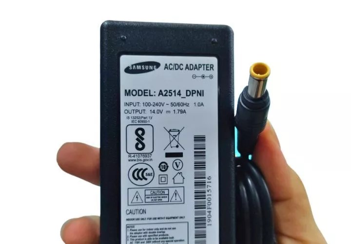 adapter-samsung-14v-3a-42w-zin-theo-man-hinh-vi-tinh-thu-duc-van-sy (1)