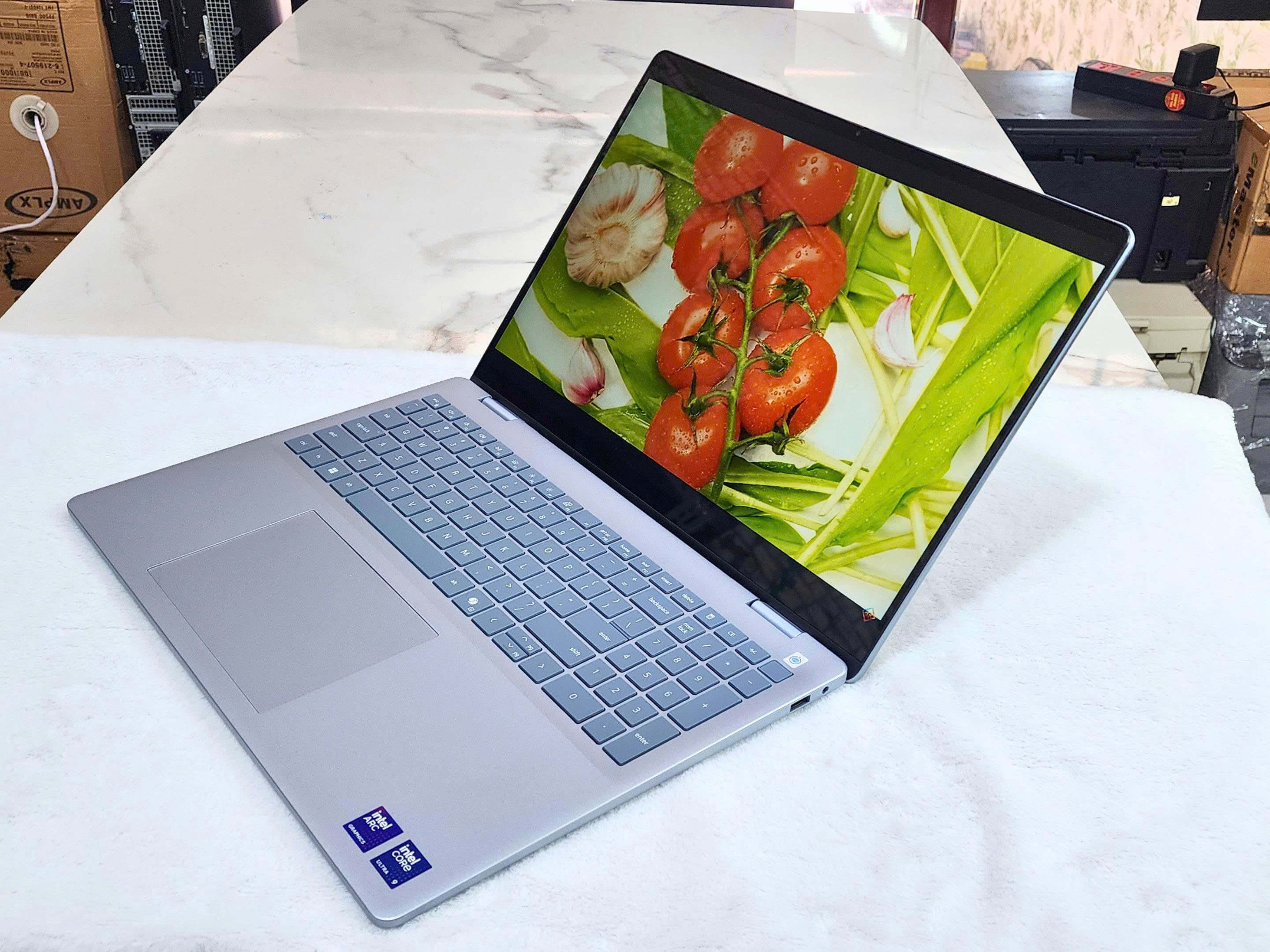 dell-16-plus-ultra-9-laptop-ai-vi-tinh-thu-duc-van-sy (1)